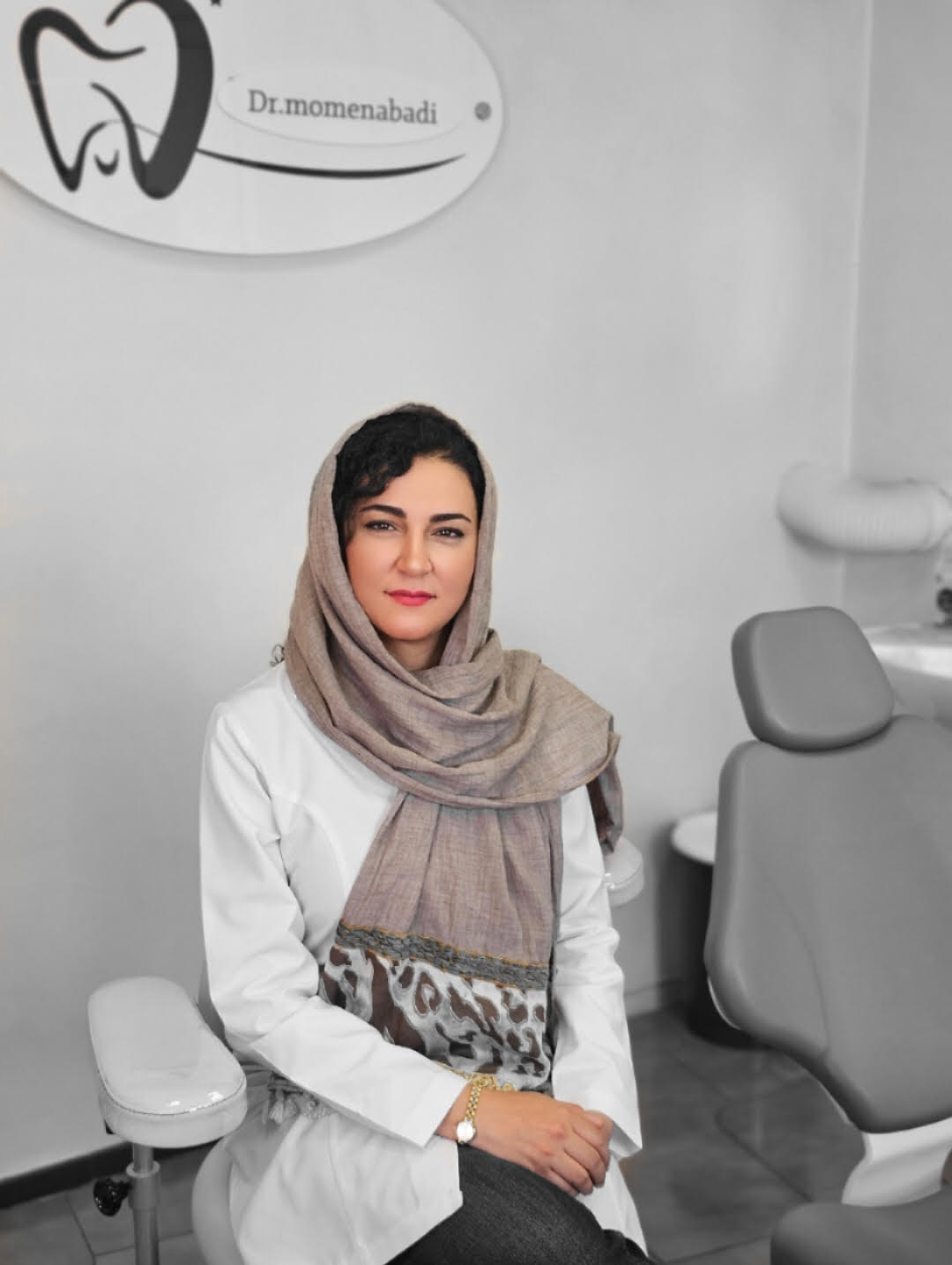 مطب دندانپزشکی دکتر شقایق مومن آبادی